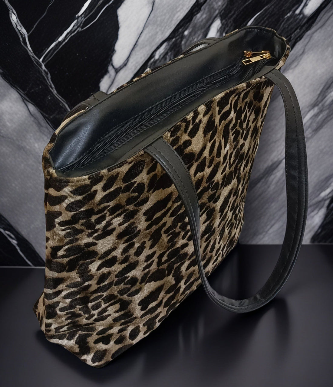 Cheetah Print Bags for Women: Bold Style for Everyday Looks