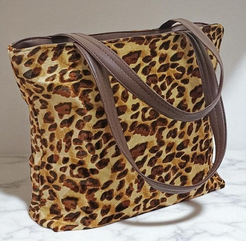 Tiger or Animal Print Tote Bags Are Trending in 2026 – Here’s Why Everyone Wants One